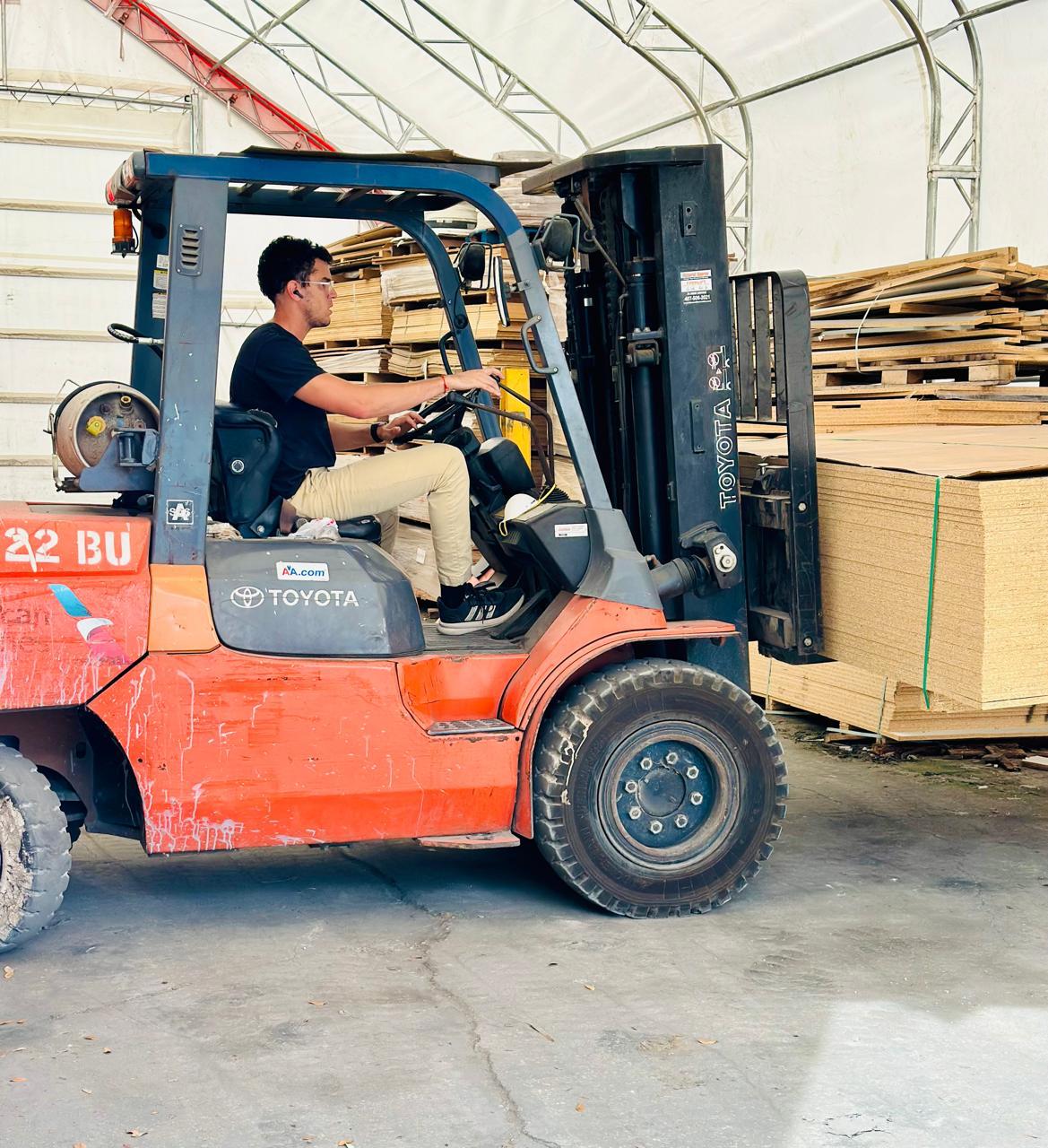 Cabinet manufacturing operations and logistics at LEGNO